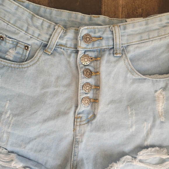 Jeans Wear Shorts - Picture 3 of 4